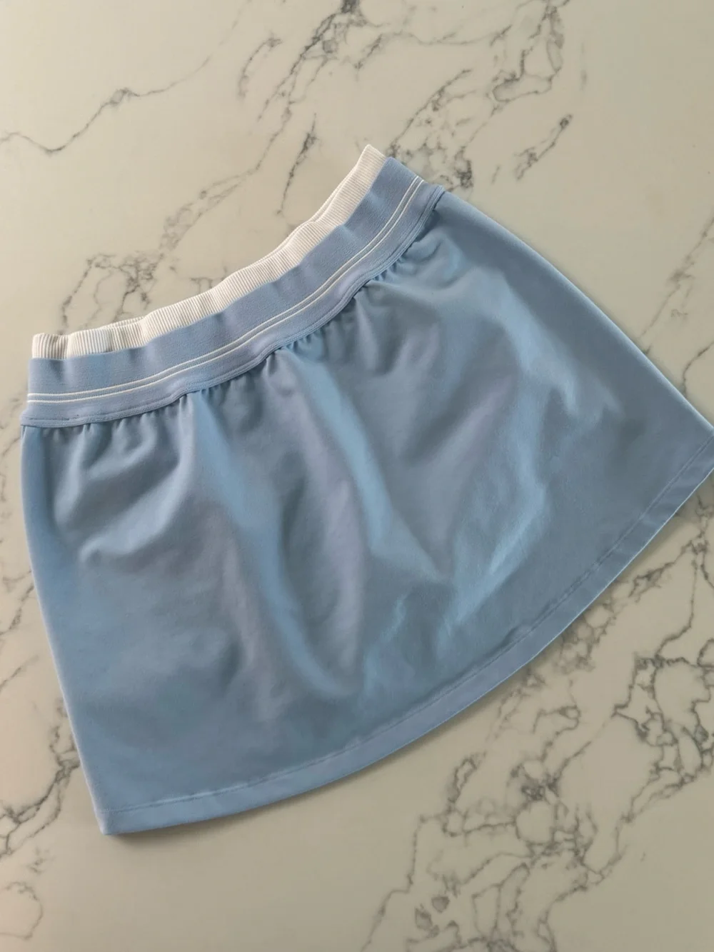 Alo Yoga Airbrush Better Together Tennis Skirt - Seashell Blue / White - Size M